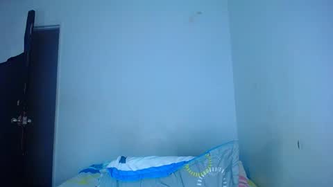 Snapshot of lize_lisha chatting on 10/18/25, 12:57 lizze online show from 10/18/25, 12:57