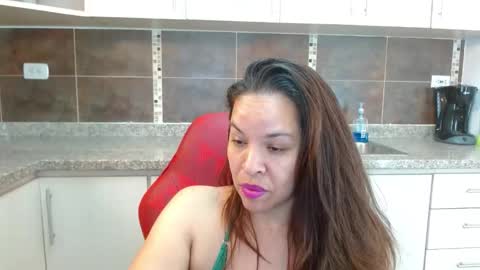 L I Z  E T H   online show from 04/24/26, 09:17