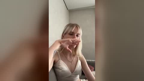 Snapshot of lizycrown chatting on 08/01/26, 07:07 Lizzy online show from 08/01/26, 07:07
