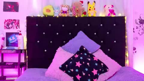 Snapshot of lizz_bela1 chatting on 11/05/25, 10:10 Lizz online show from 11/05/25, 10:10