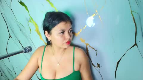 Lizz  online show from 12/04/25, 12:03