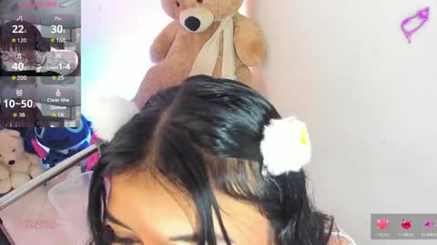 Snapshot of lizz_tender chatting on 05/17/26, 12:23 Lizz online show from 05/17/26, 12:23