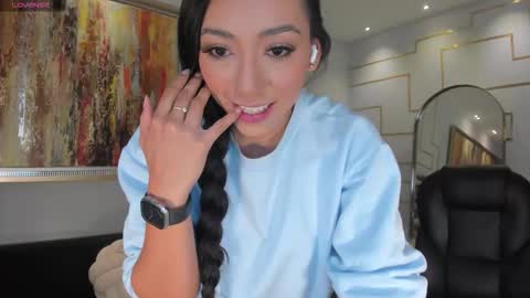 Lizzi  online show from 02/26/26, 08:52