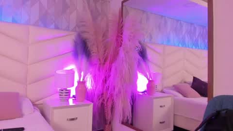 LIZZI online show from 04/20/26, 08:32