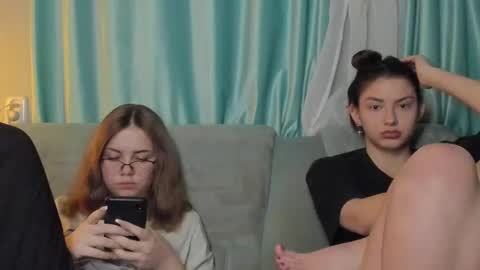 lizzi_muur online show from 12/08/24, 07:54