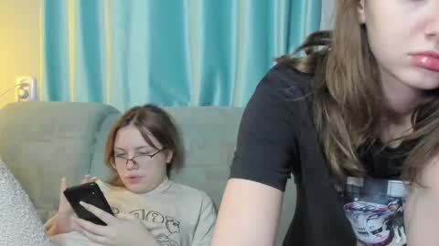 lizzi_muur online show from 12/20/24, 07:28