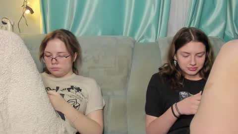 lizzi_muur online show from 12/28/24, 06:50