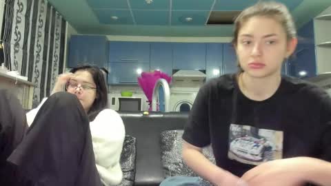 lizzi_muur online show from 03/06/25, 05:00