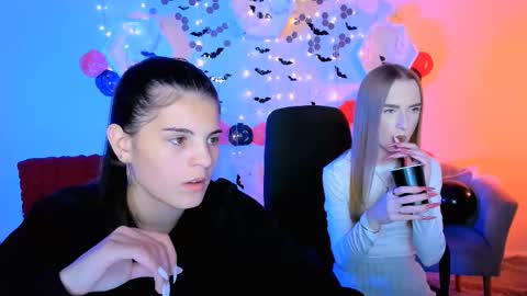 lizzie_boom online show from 10/27/25, 08:13