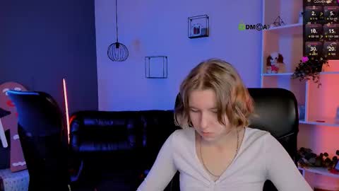 lizzie_boom online show from 12/19/25, 08:16
