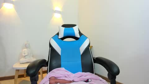 Snapshot of lizzie_williamss chatting on 10/03/25, 03:58 lizzie_williamss online show from 10/03/25, 03:58