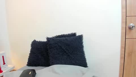 Snapshot of lizzie_williamss chatting on 12/15/25, 03:00 lizzie_williamss online show from 12/15/25, 03:00