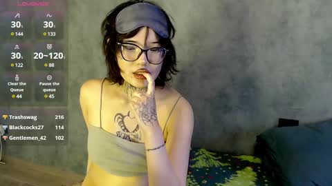 Snapshot of lizzielight chatting on 12/16/24, 08:52 LizzieLight online show from 12/16/24, 08:52