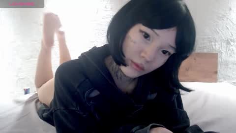 Snapshot of lizzielight chatting on 11/03/25, 05:47 LizzieLight online show from 11/03/25, 05:47