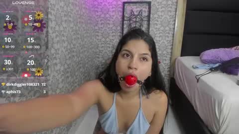 Snapshot of lizziemontana2 chatting on 02/25/25, 11:22 online show from 02/25/25, 11:22