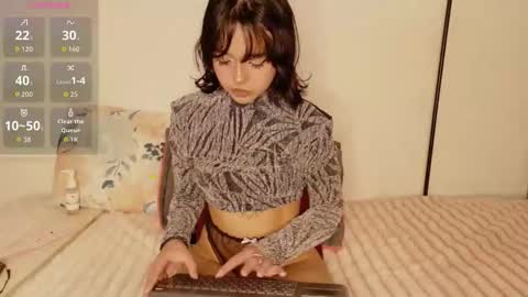 Snapshot of lizzy_dark chatting on 10/13/25, 09:09 Lizz online show from 10/13/25, 09:09