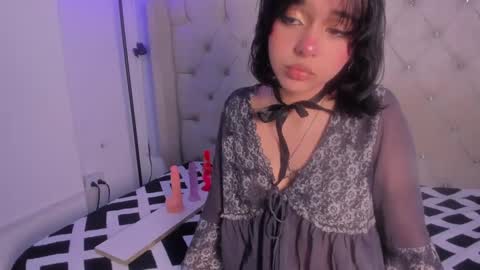 Snapshot of lizzy_dark chatting on 10/14/25, 11:33 Lizz online show from 10/14/25, 11:33