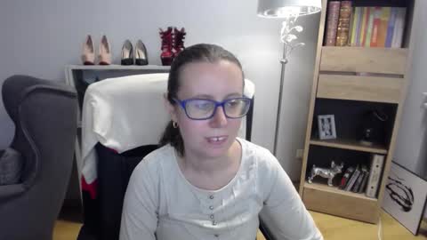 Lizzy online show from 11/05/25, 05:51