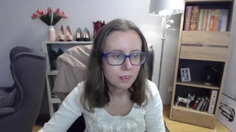 Lizzy online show from 11/19/25, 05:40