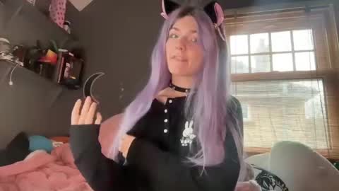 Snapshot of lizzyylovesick chatting on 02/12/25, 02:10 lizzybunny online show from 02/12/25, 02:10