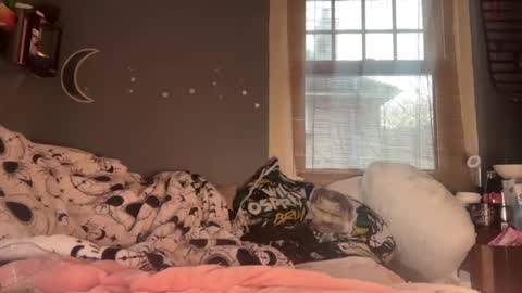 Snapshot of lizzyylovesick chatting on 02/14/25, 05:03 lizzybunny online show from 02/14/25, 05:03