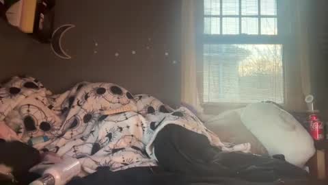 Snapshot of lizzyylovesick chatting on 02/28/25, 04:53 lizzybunny online show from 02/28/25, 04:53