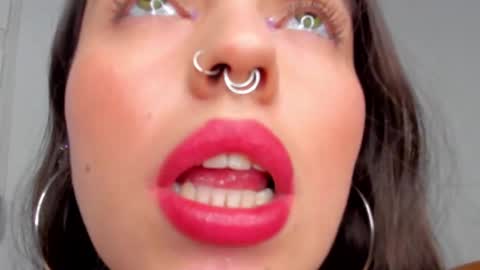 Llanna online show from 02/19/25, 07:06