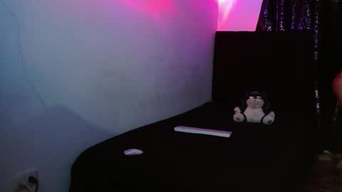 lliamm 2 online show from 11/23/25, 06:57