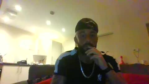 Leon online show from 12/18/25, 06:58