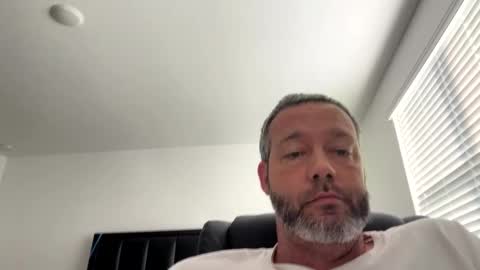 Snapshot of lngd_5 chatting on 12/16/25, 08:36 lngd_5 online show from 12/16/25, 08:36