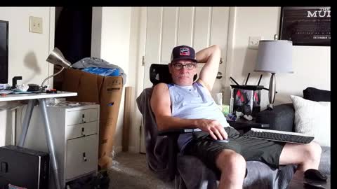 Snapshot of lngdickdaddy chatting on 09/21/25, 06:53 LongDick Daddy online show from 09/21/25, 06:53