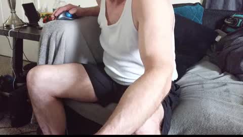Snapshot of lngdickdaddy chatting on 05/03/26, 10:05 LongDick Daddy online show from 05/03/26, 10:05