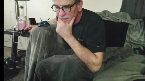 Snapshot of lngdickdaddy chatting on 05/14/26, 07:04 LongDick Daddy online show from 05/14/26, 07:04