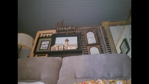 Snapshot of lo82 chatting on 02/10/26, 01:37 Lo82 online show from 02/10/26, 01:37