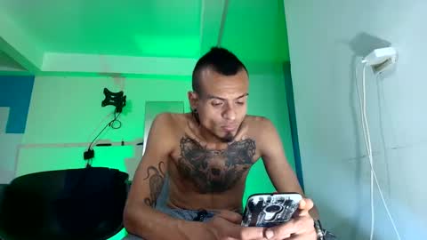 Snapshot of lobo_cockk chatting on 09/22/25, 04:25 edwin online show from 09/22/25, 04:25