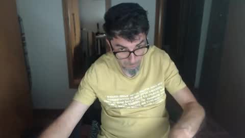 Snapshot of lobosolitario73 chatting on 09/22/25, 11:51 lobosolitario73 online show from 09/22/25, 11:51