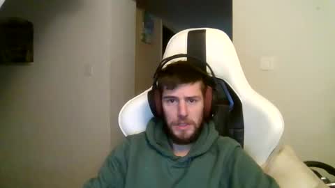 Snapshot of lobotomy54 chatting on 12/19/25, 02:24 lobo online show from 12/19/25, 02:24