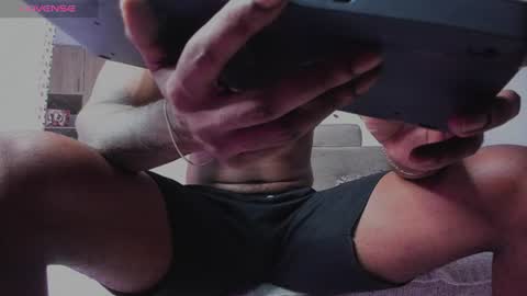 Snapshot of logan_drakex chatting on 06/24/26, 04:33 LOGAN DRAKE online show from 06/24/26, 04:33