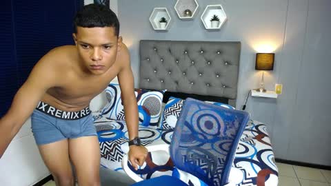 Snapshot of logan_freed chatting on 04/07/26, 02:39 Logan Freed online show from 04/07/26, 02:39