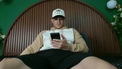 logan_griffin online show from 12/17/25, 05:02