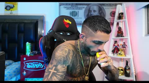 logan_hugh8 online show from 12/13/24, 03:38