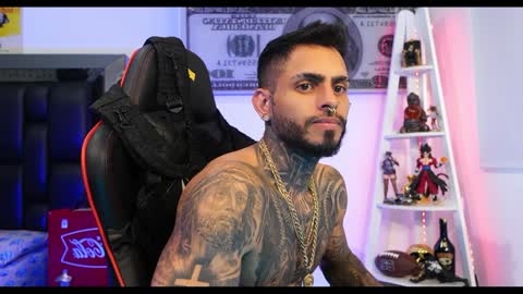 logan_hugh8 online show from 01/28/25, 04:30