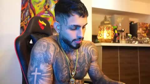 logan_hugh8 online show from 10/04/25, 06:44