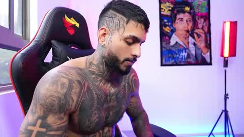 logan_hugh8 online show from 10/22/25, 09:47