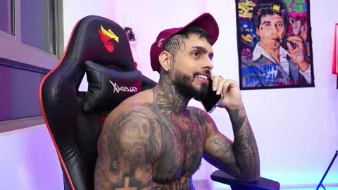 logan_hugh8 online show from 10/25/25, 03:47