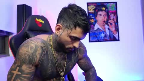 logan_hugh8 online show from 11/25/25, 01:27