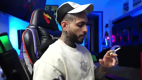 logan_hugh8 online show from 02/02/26, 03:38