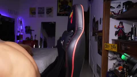 logan_hugh8 online show from 04/19/26, 12:00