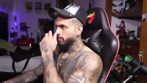 logan_hugh8 online show from 04/20/26, 03:48