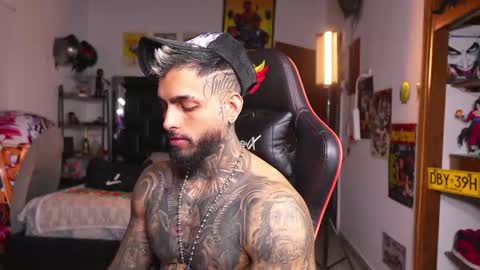 logan_hugh8 online show from 06/04/26, 12:38